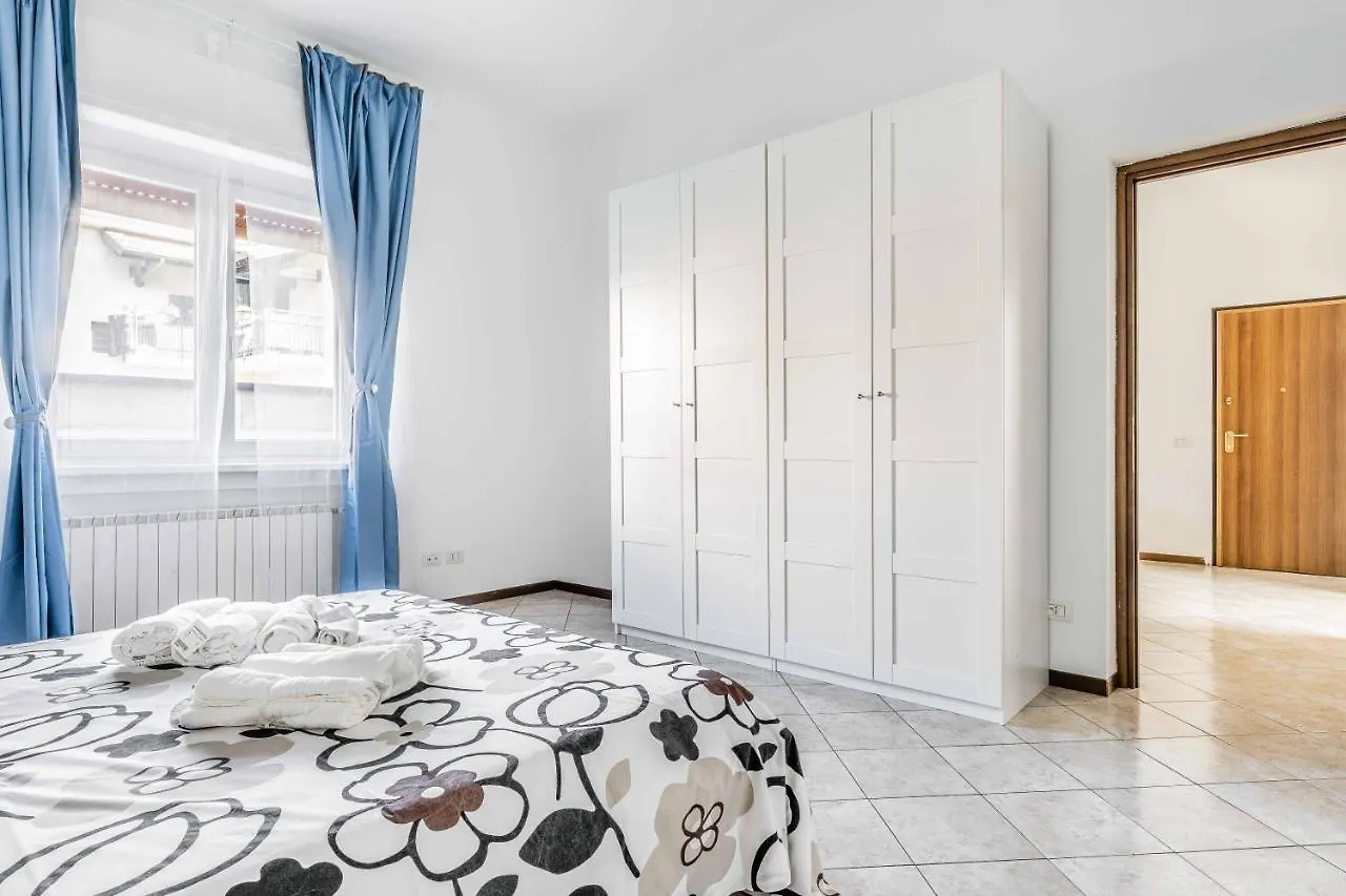 Casa Vacanza Via Sottocorno Busto Arsizio 0*,  Italia